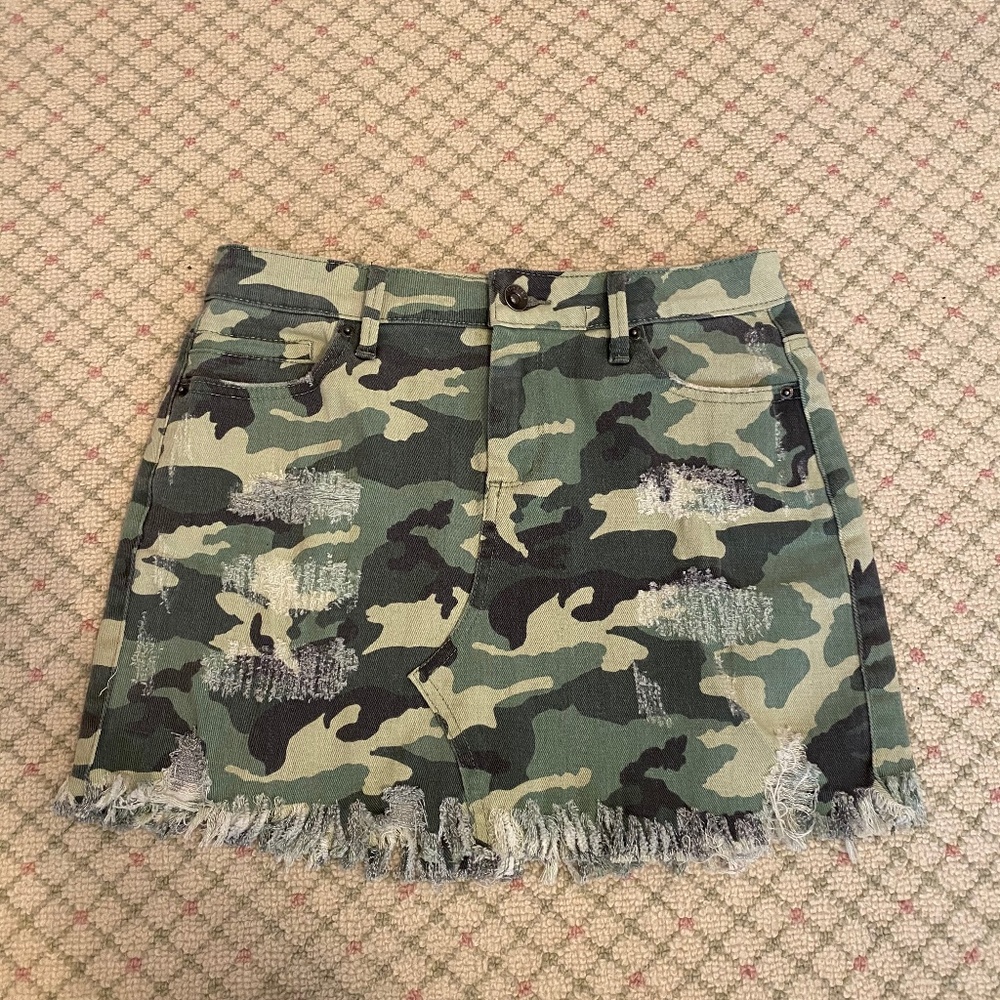 Tractr Blu, XS Camo Denim Skirt
